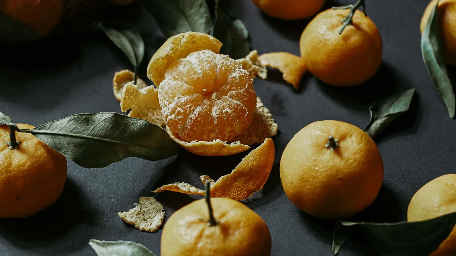 Mandarins compared with tangerines, two closely related citrus fruits